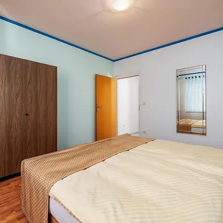 Apartment 1 Bedroom Cozy In Duba