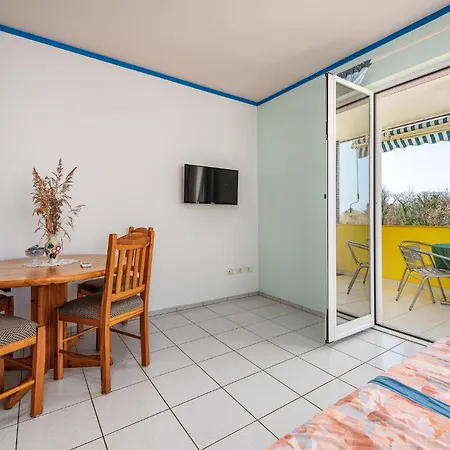 1 Bedroom Cozy In Duba Pelegrin