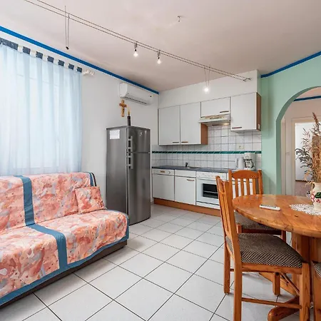 1 Bedroom Cozy In Duba Pelegrin